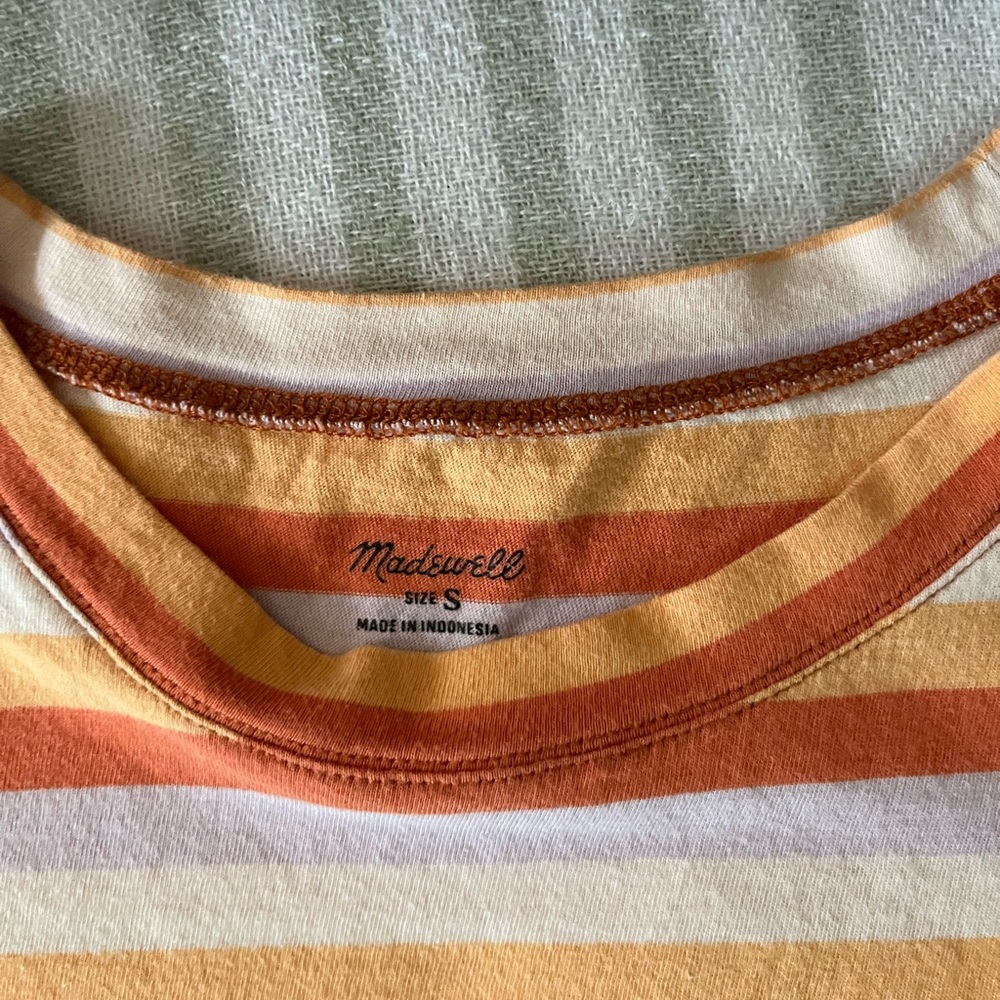 Colorful t-shirt - Picture 3 of 3